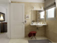 Bagno con doccia finestrato piano superiore